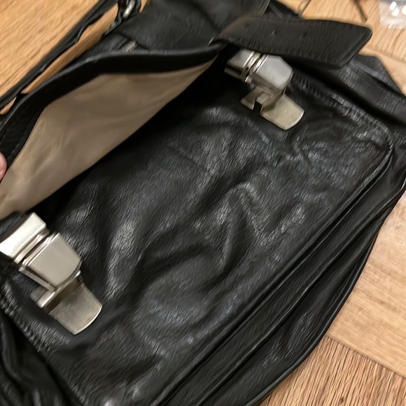 Sondra Roberts leather handbag - Picture 7 of 10